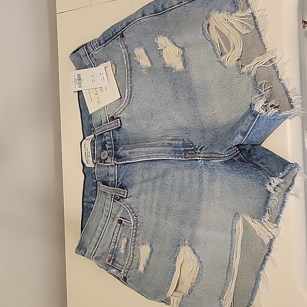 Abercrombie midrise boyfriend short
